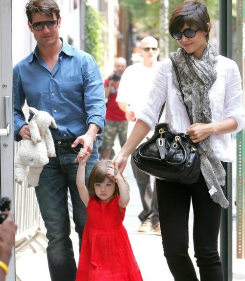 Еще один ребенок знаменитости отказался от фамилии отца. 02