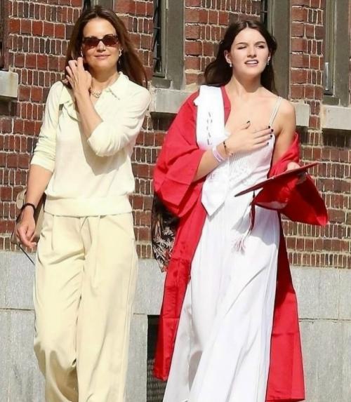 Еще один ребенок знаменитости отказался от фамилии отца. 09