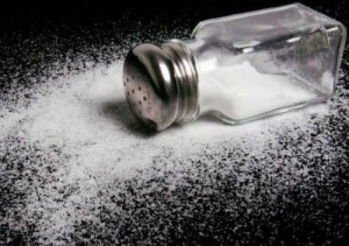 Чем можно заменить соль в еде. Чем можно заменить соль в еде.