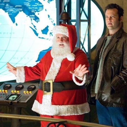 Од новый год мы вспоминаем актёров, которые играли или просто наряжались в Санта - Клаусов. 06