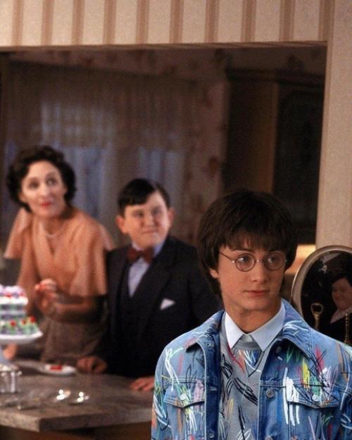 Только в том случае, если актеры Гарри Поттера были одеты современными стилистами. 02