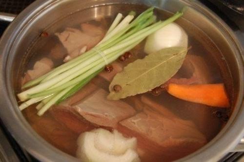 Сердце, тушенное с овощами.