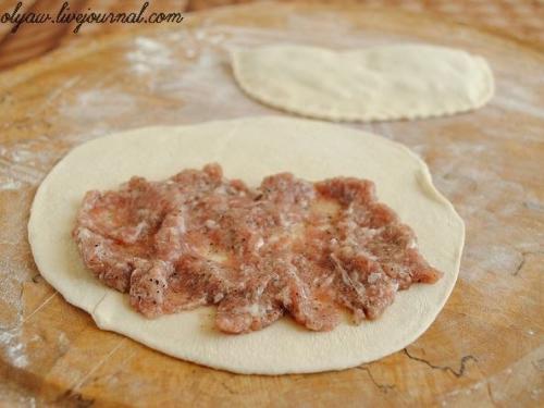 Чебуреки. Ингредиенты: Тесто: 02 Чебуреки. Ингредиенты: Тесто: 02