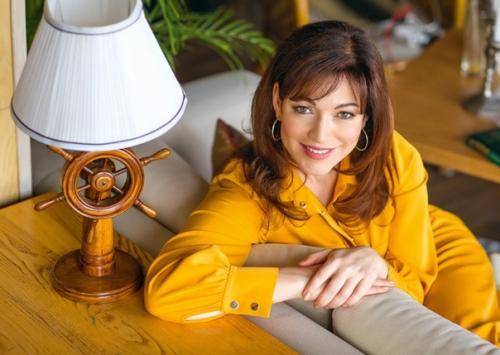 Очень красивая актриса, которая прекрасно выглядет в свои 49 лет - Алeна Хмельницкая. 03