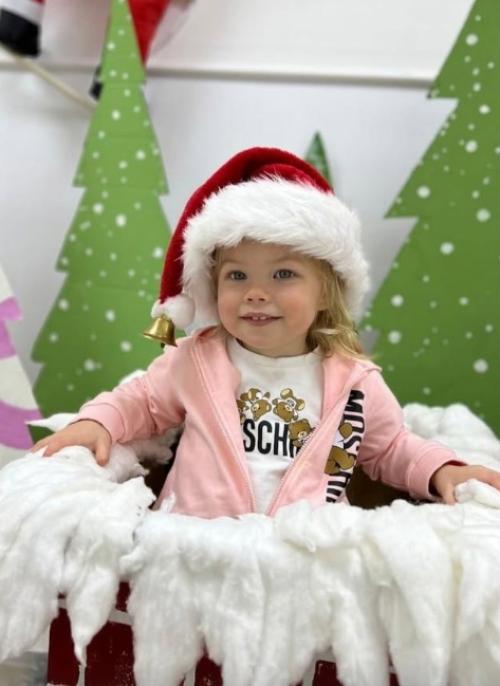 Ольга орлова продемонстрировала свою очаровательную дочь. 01