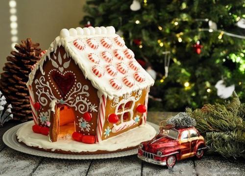 Пряничный домик для новогоднего стола. 04