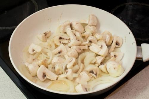 Куриная печень с грибами в сливочном соусе. 03 Куриная печень с грибами в сливочном соусе. 03