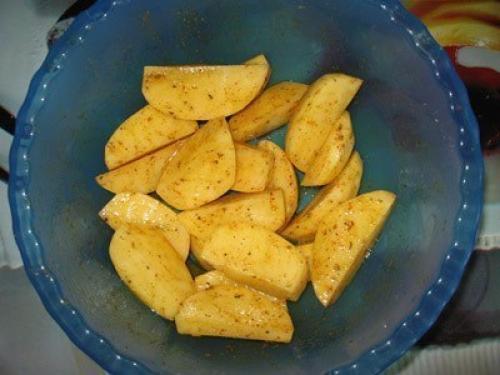 Картошка по-деревенски.  Ингредиенты: 02 Картошка по-деревенски.  Ингредиенты: 02