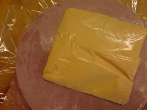 Рулетики из куриной грудки в сырном соусе? 04