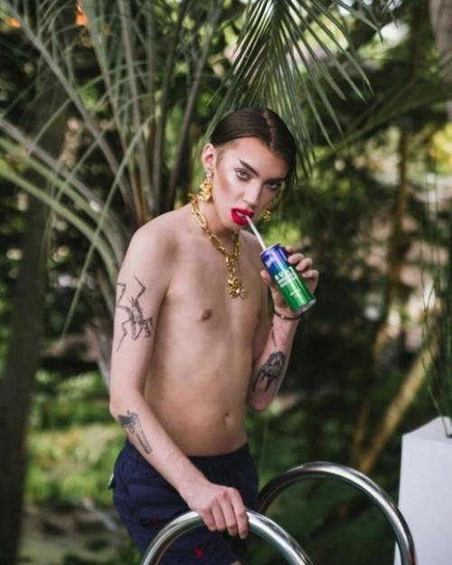 Андрей Петров - визажист и просто очень интересная личность. 02