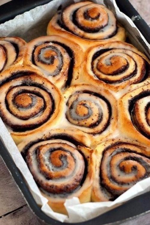 Булочки с корицей и сливочным кремом. Булочки с корицей и сливочным кремом.