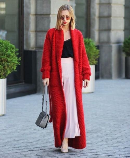 Идеальным вариантом для многослойных образов на эту осень будет удлиненный кардиган. 06