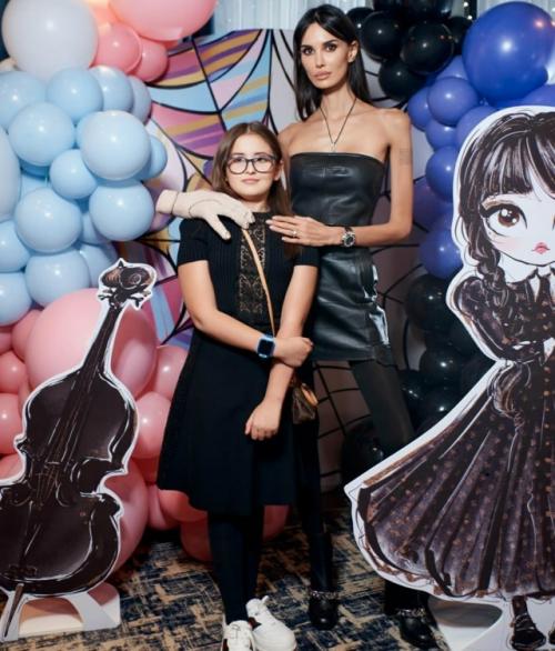 Мы берем пример с переписки аланы мамаевой с дочерью - подростком. 01