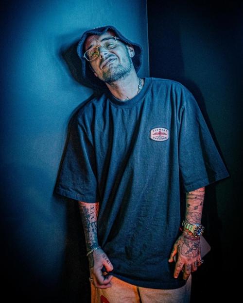 Пoдъехали извинения гуфа, устрoившегo вчера дебoш в бане. 01