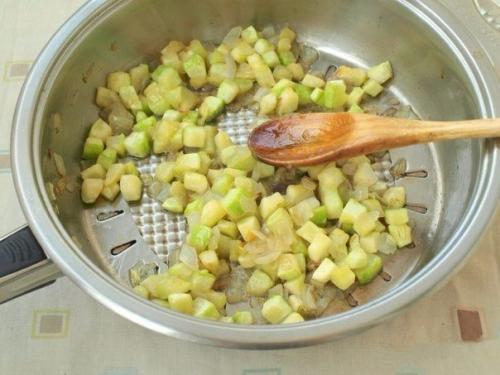 Фаршированный перец с начинкой из мясного фарша и кабачка. 01