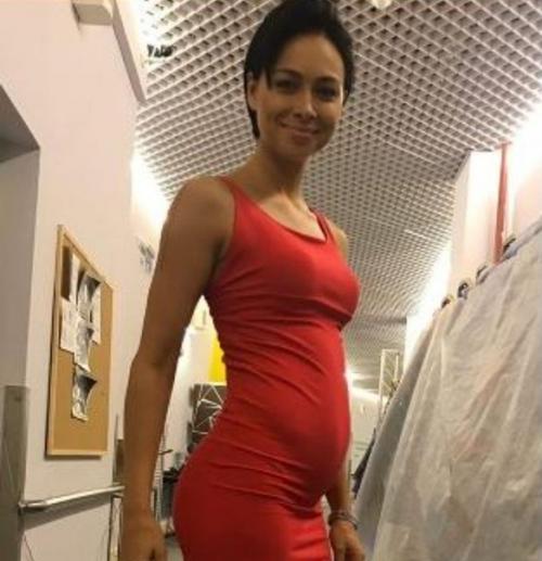 Анастасия самбурская просто всех своей беременностью шокировала! 02