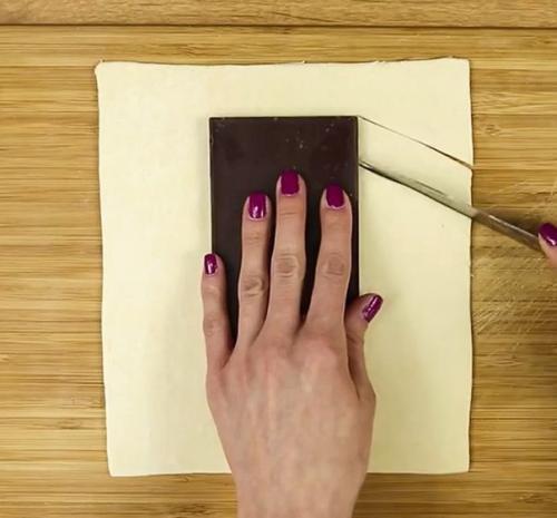 Моментальный пирог с шоколадом, который сделает даже ребенок. 02