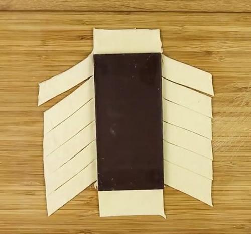 Моментальный пирог с шоколадом, который сделает даже ребенок. 03