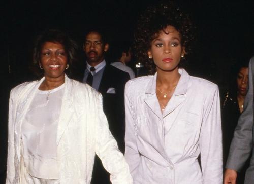 Ушла из жизни мама уитни Хьюстон. 02 Ушла из жизни мама уитни Хьюстон. 02