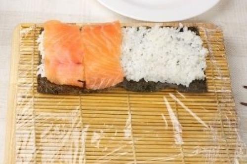 Роллы филадельфия. Ингредиенты: 06 Роллы филадельфия. Ингредиенты: 06