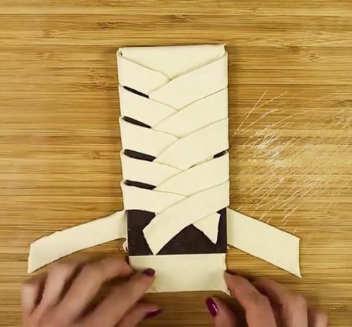 Моментальный пирог с шоколадом, который сделает даже ребенок. 04