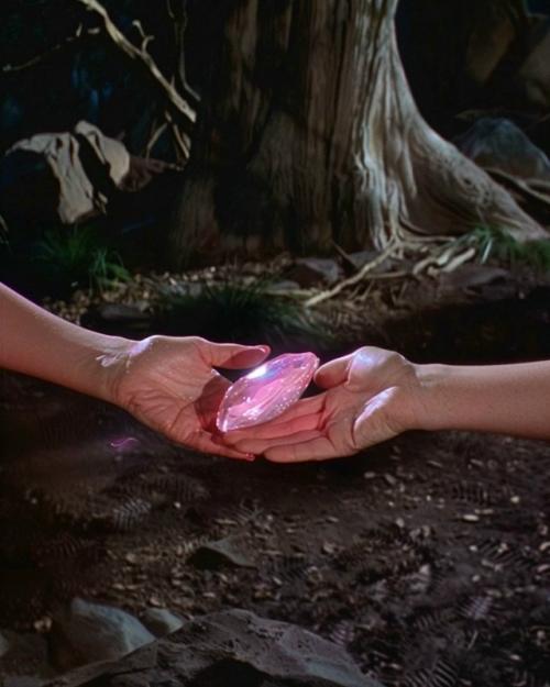 Мы смотрим такую адаптацию Барби: Лебединое Озеро? 07