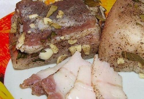 Самый правильный способ засолки сала: вкуснее не бывает.

