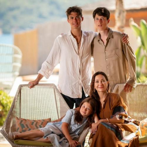 В интернете активно обсуждают поразительное сходство старшего сына Екатерины Климовой с его отцом Игорем Петренко. 02