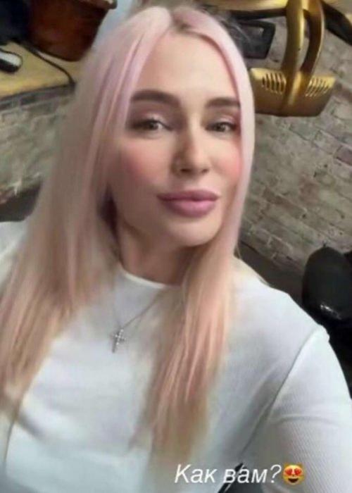 Наталья рудова покрасила волосы в розовый цвет и ответила хейтерам. 02