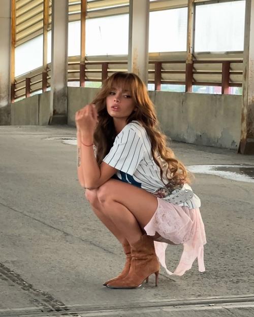 Валю карнавал жестко раскритиковали за выступление на Ледниковом Периоде. 03