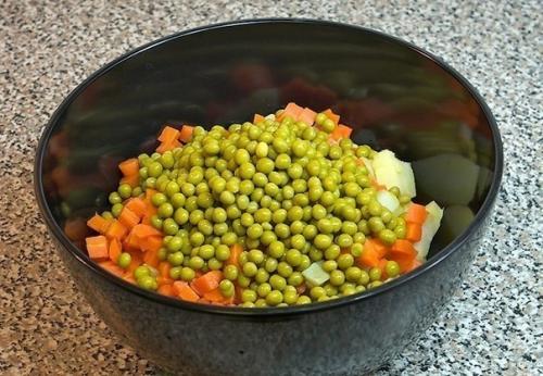 Салат оливье.  Вам потребуется: 04