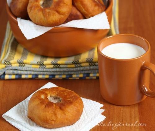 Беляши. Тесто хорошо поднимается, получается Пышным, с ним легко и просто работать. Беляши. Тесто хорошо поднимается, получается Пышным, с ним легко и просто работать.