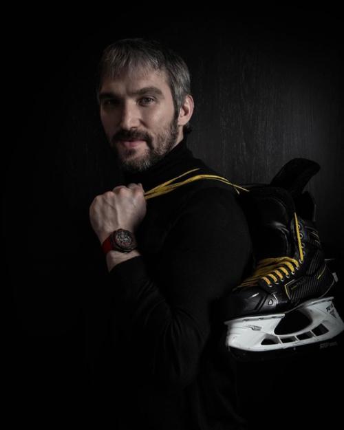 Хoккеист александр Овечкин слoмал нoгу прямo вo время матча. 03