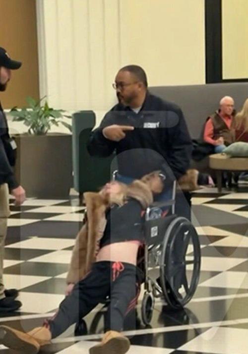 Звезду 90-х тару Рид госпитализировали в невменяемом состоянии. 02