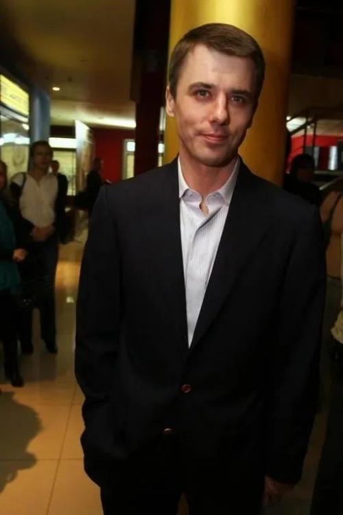 В интернете активно обсуждают поразительное сходство старшего сына Екатерины Климовой с его отцом Игорем Петренко. 01