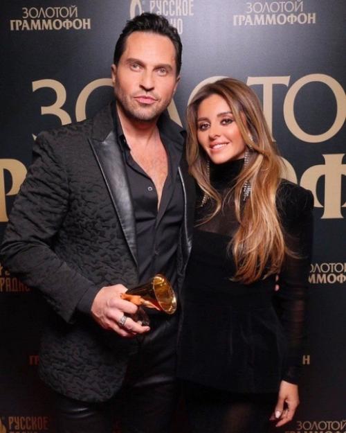 Очень стильная и красивая пара. 02