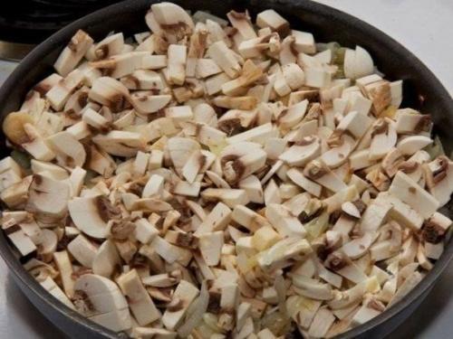 Рулетики мясные.   Ингредиенты: 01