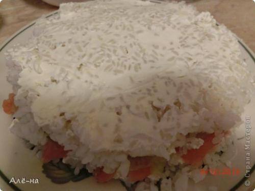 Суши - торт.  Смотрится очень празднично и необычно! 05