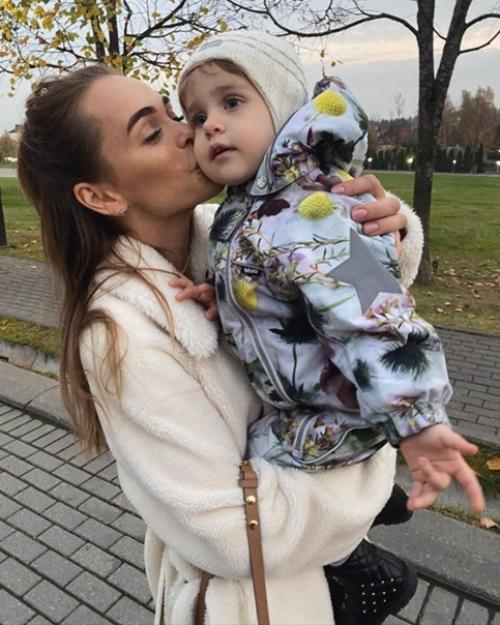 Анна хилькевич и её красавицы дочки. 05