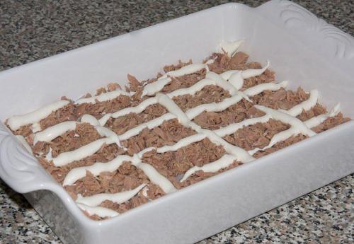 Салат Мимоза.   250-300 Грамм рыбных консервов (лосось или сардина в масле);. 03