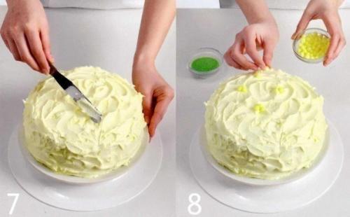 Лимонный торт. Роскошный трехслойный лимонный торт из мягких коржей, прослоенный двумя разными кремами.