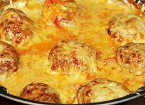 Тефтели запеченные в духовке в сметанном соусе. 07