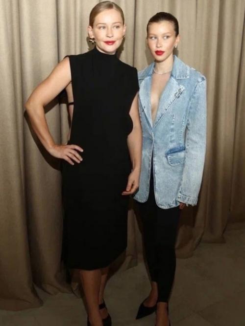 Дочка Юлии пересильд, 15-летняя Аня на новых фото из её соц сетей. 02