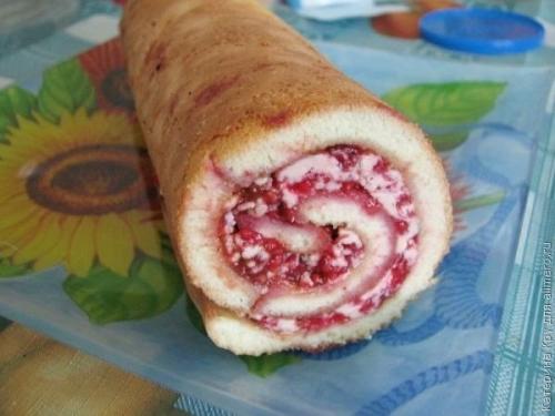 Бисквитный рулет с малиной. 08 Бисквитный рулет с малиной. 08