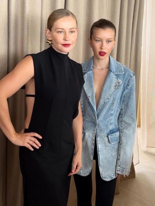 Дочка Юлии пересильд, 15-летняя Аня на новых фото из её соц сетей. 01