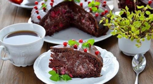 Постный шоколадный пирог с вишневым муссом. 02