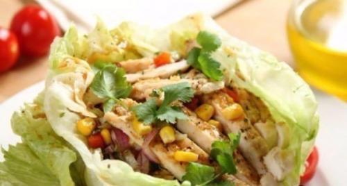 Топ - 6 диетических рецептов салатов из курицы. Топ - 6 диетических рецептов салатов из курицы.