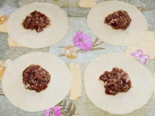 Хинкали.  Ингредиенты:   Говяжий фарш - 500 г. 03