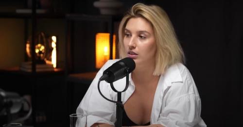 Глеб Калюжный перестал скрывать свою возлюбленную. 01