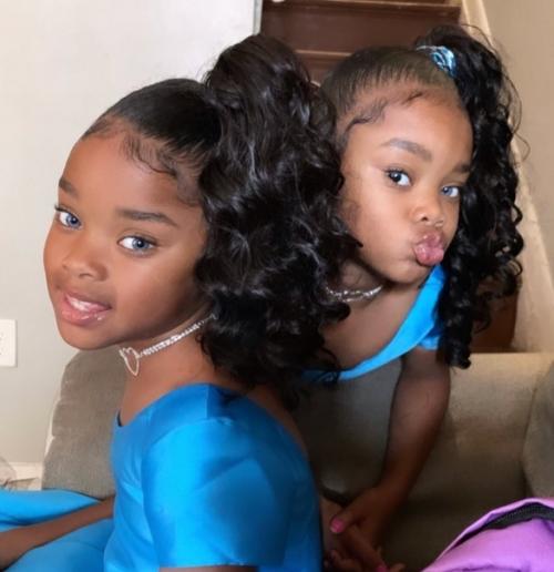 Нереально красивые близняшки - африканки с голубыми глазами. 02